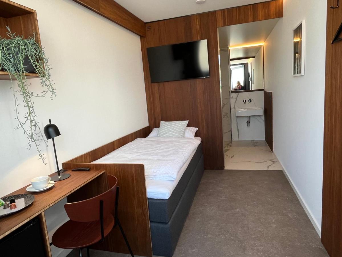 Tin Inn - Hueckelhoven - Das Hotel Aus Hochwertig Ausgebauten Ueberseecontainern Eksteriør billede