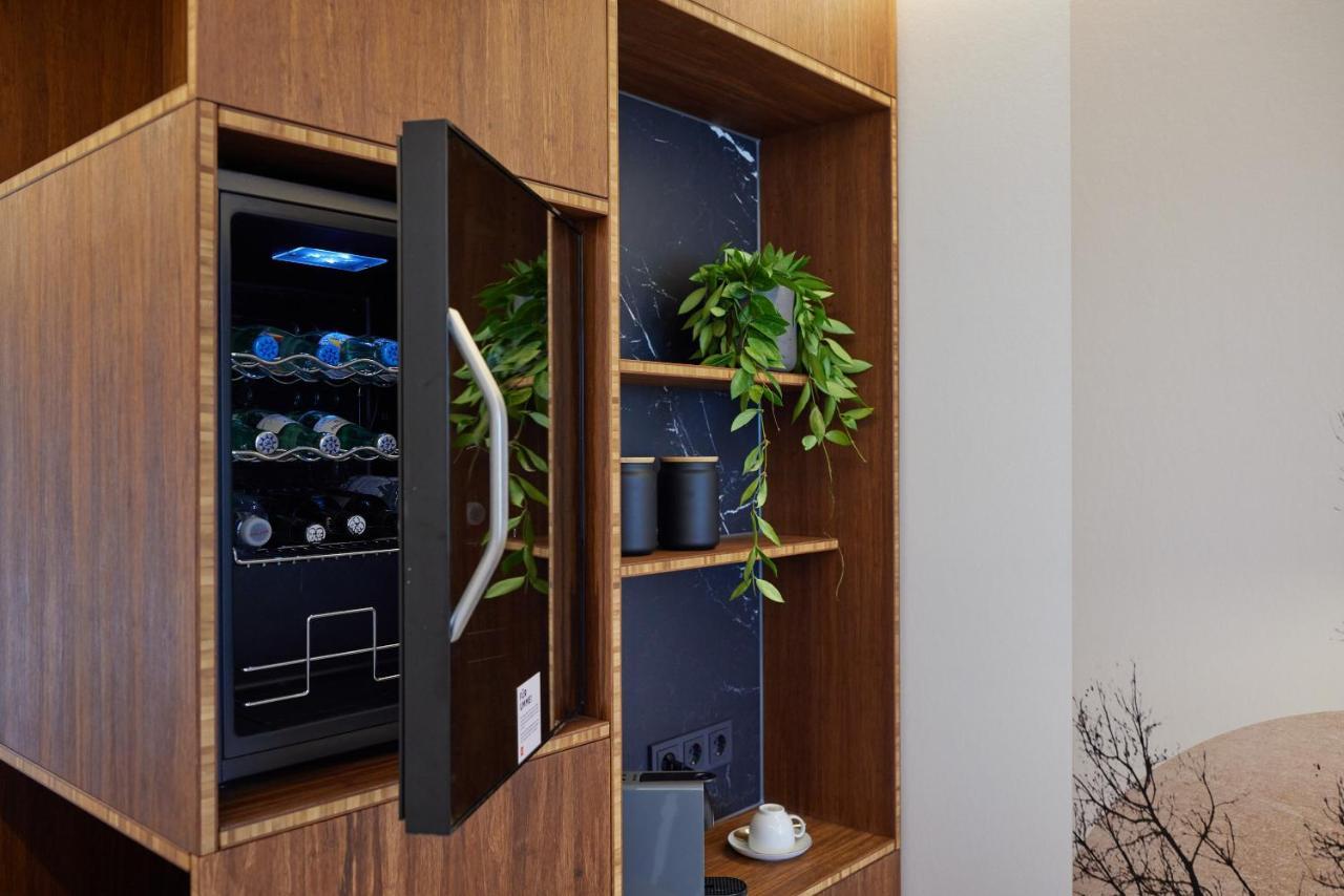 Tin Inn - Hueckelhoven - Das Hotel Aus Hochwertig Ausgebauten Ueberseecontainern Eksteriør billede