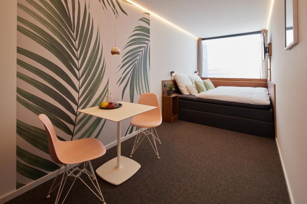 Tin Inn - Hueckelhoven - Das Hotel Aus Hochwertig Ausgebauten Ueberseecontainern Eksteriør billede