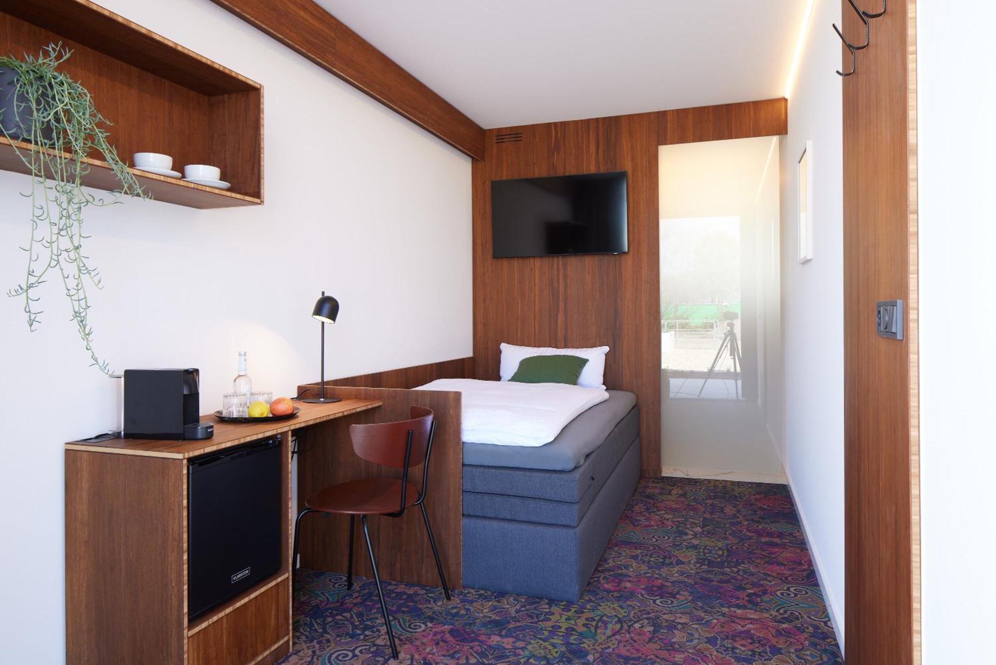Tin Inn - Hueckelhoven - Das Hotel Aus Hochwertig Ausgebauten Ueberseecontainern Eksteriør billede