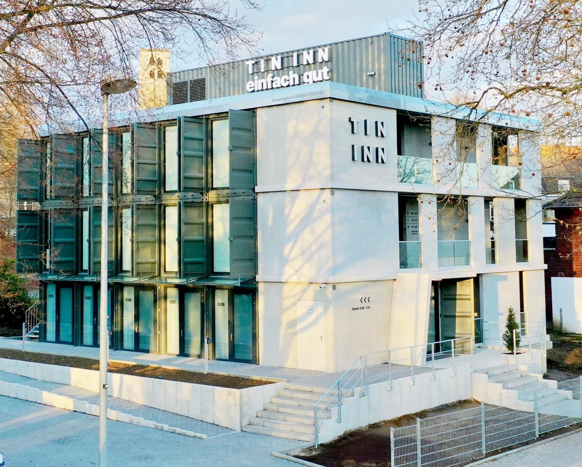 Tin Inn - Hueckelhoven - Das Hotel Aus Hochwertig Ausgebauten Ueberseecontainern Eksteriør billede